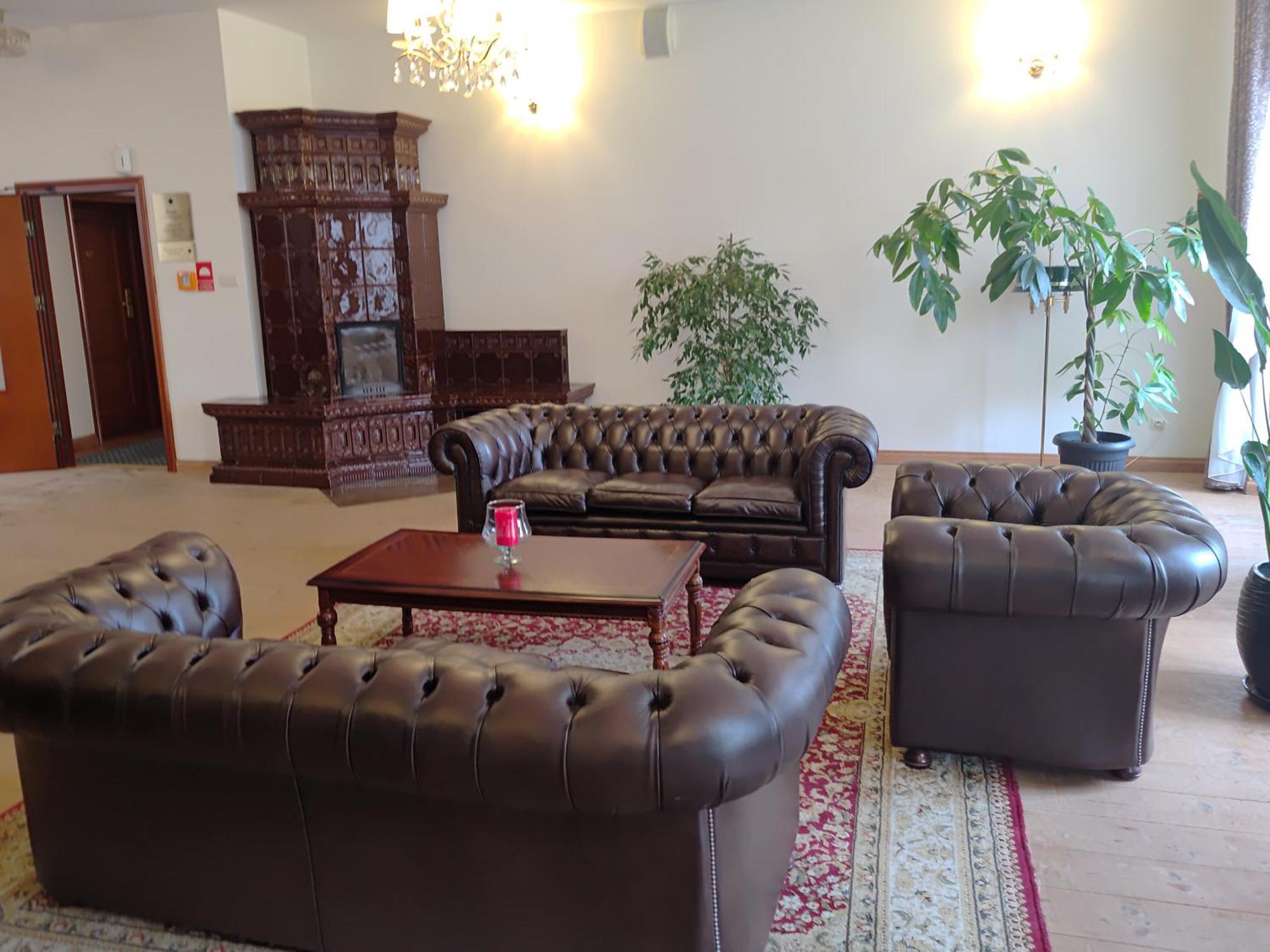Palac W Rymaniu المظهر الخارجي الصورة